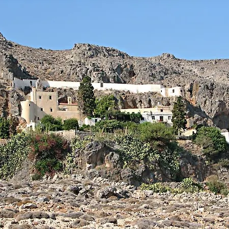 Traditional Olive House דירה